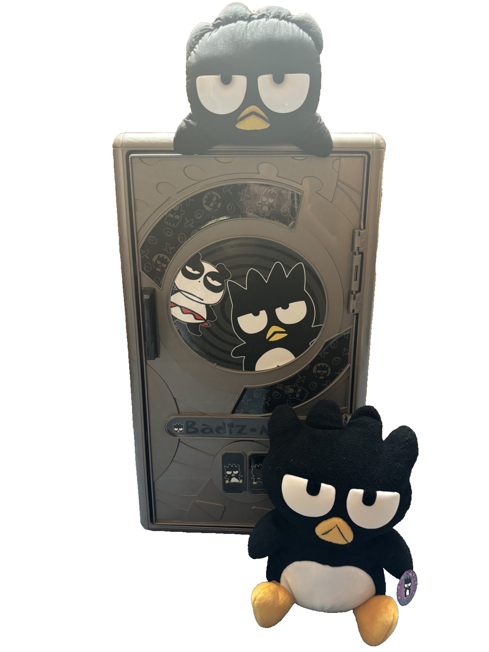 BADTZ MARU VINTAGE LOCKER & 2 Stuffed animals - RARE!
